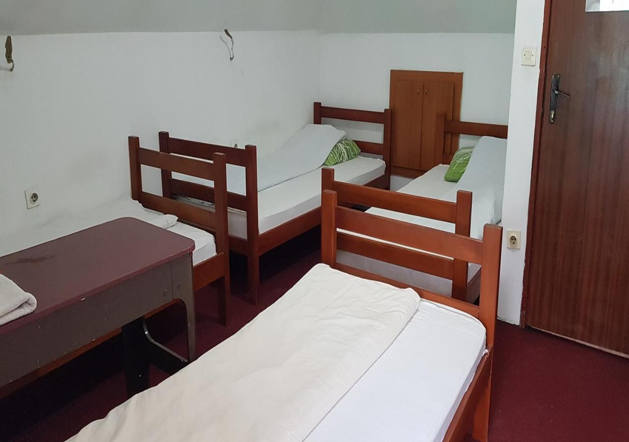 Guesthouse Mece บิเยโลโปลเย ภายนอก รูปภาพ